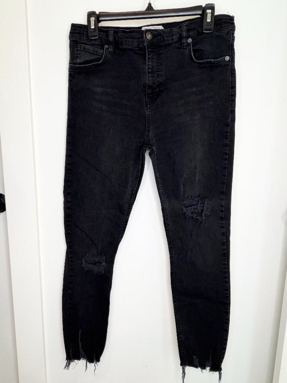 Free People Distressed Cropped Black Jeans w/ Frayed Hem - Size 31